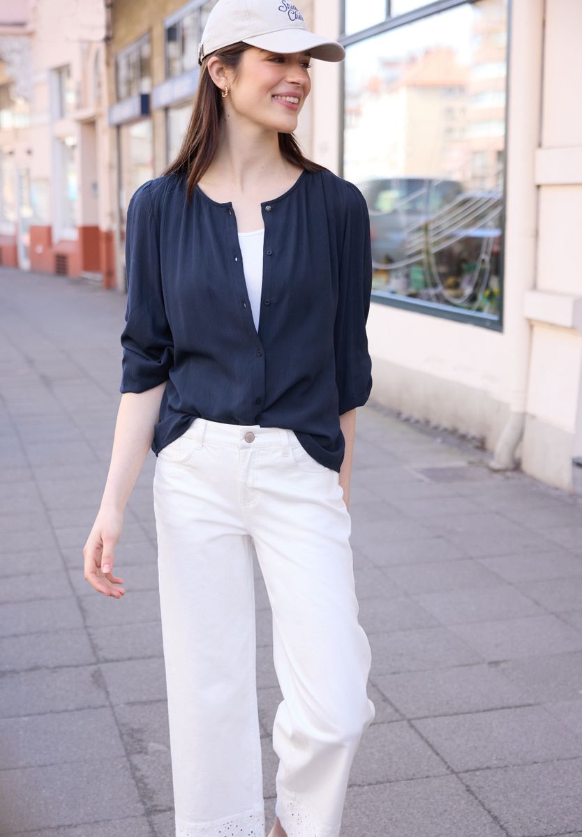 3/4-Arm Bluse mit Rundhals und Knöpfen