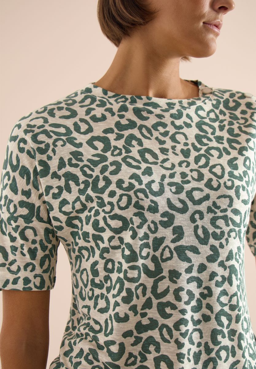 Kurzarm Shirt mit Knöpfen und Leo-Print