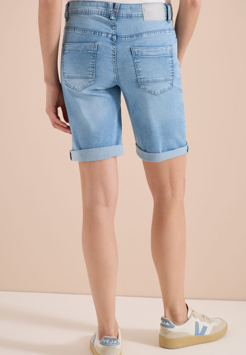 Slim Leg Jeansshorts im Casual Fit
