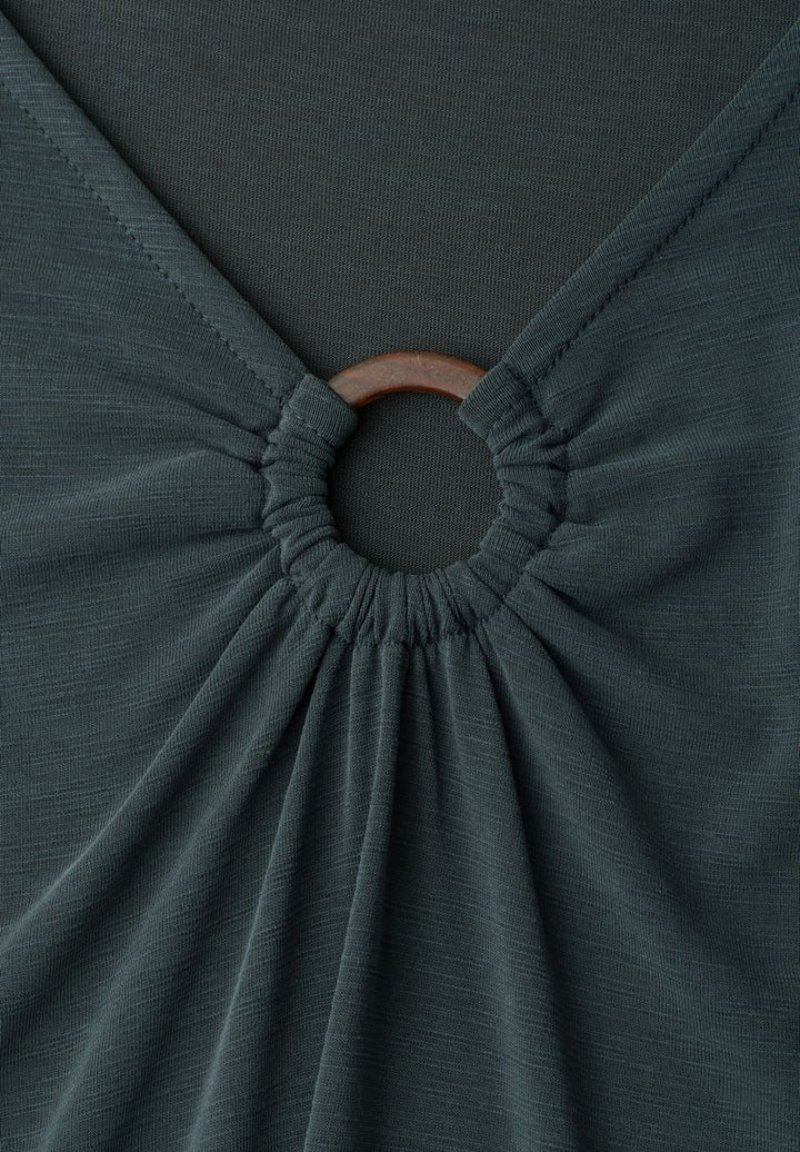 Silk-Look Shirt mit V-Neck und Deko-Detail