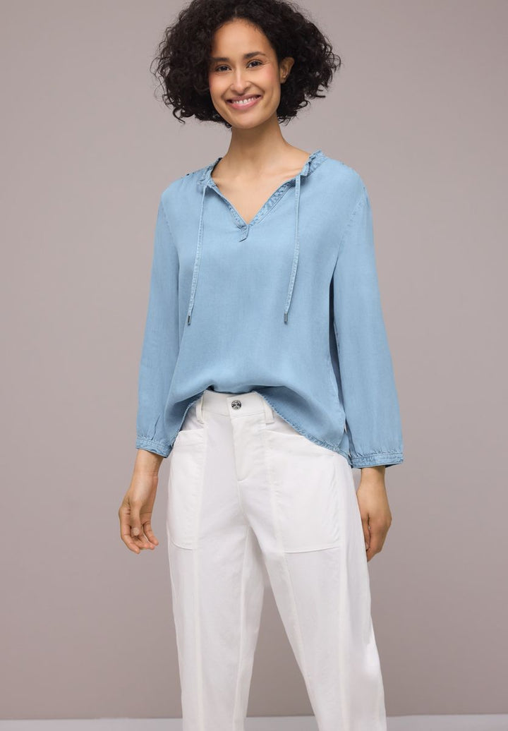 3/4-Arm Bluse mit Split Neck im Denim-Look