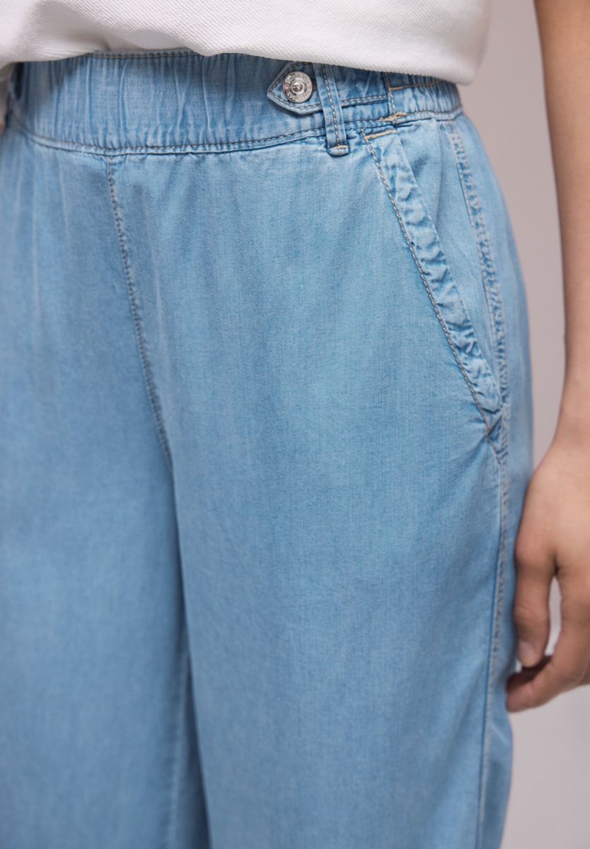 High Waist Wide Leg Hose mit Knopfdetails