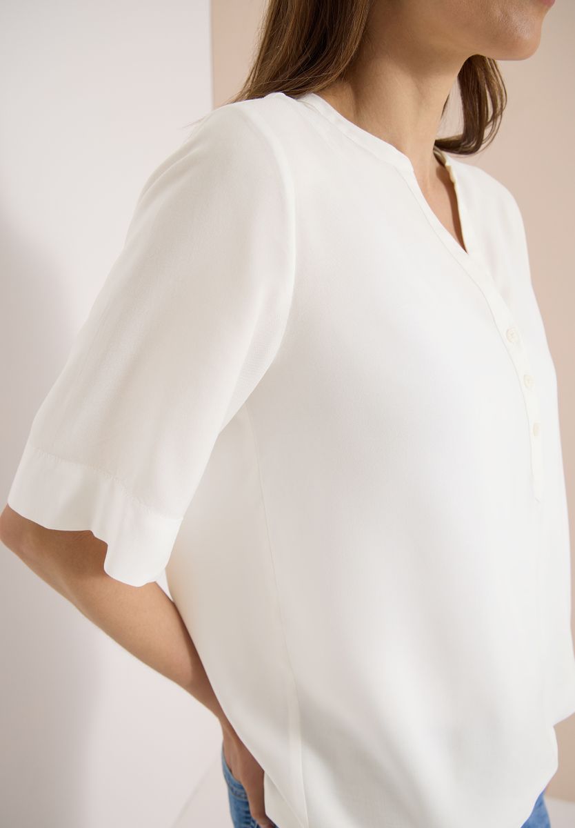 Kurzarm Bluse mit Split Neck