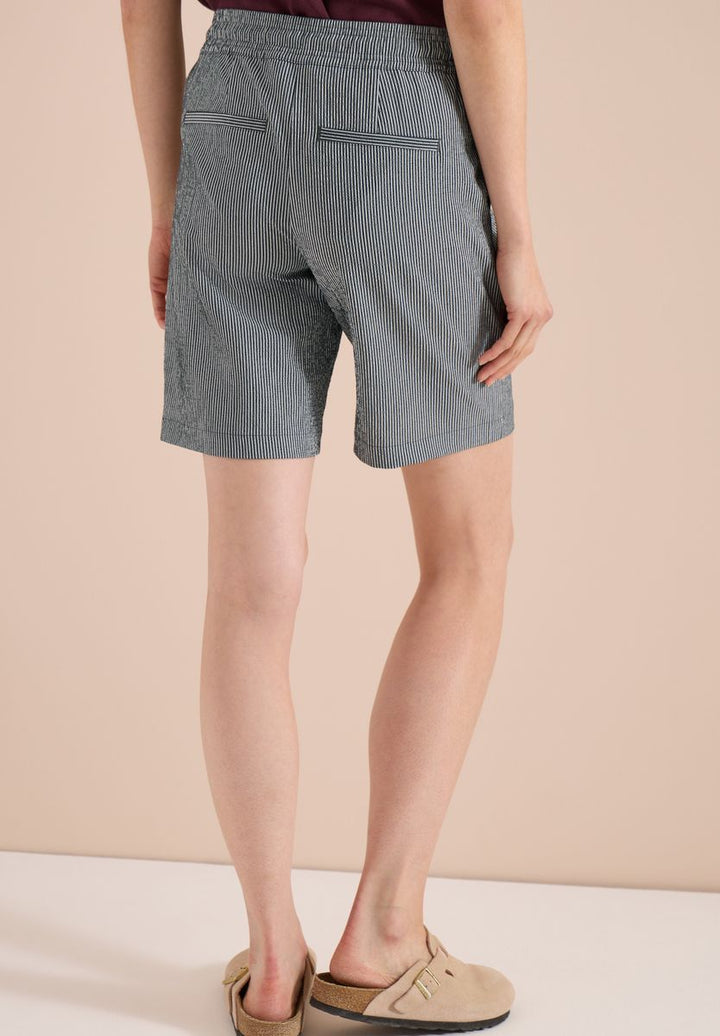 Straight Leg Shorts in Seersucker Qualität