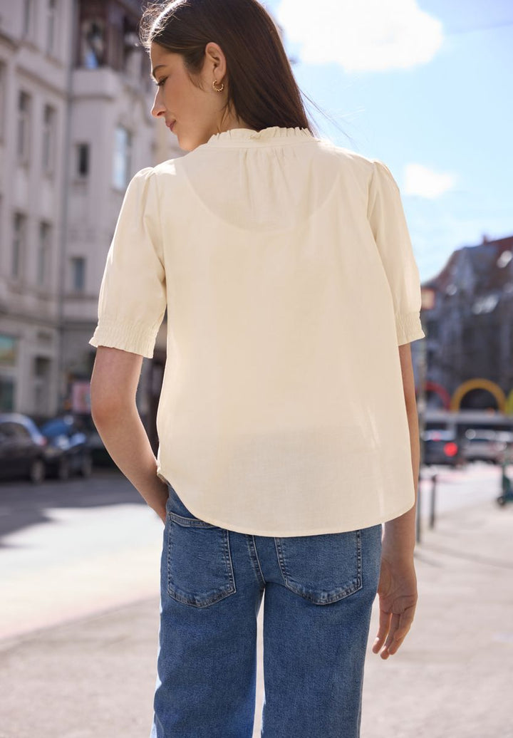 Kurzarm Bluse mit Rundhals und  Rüschen