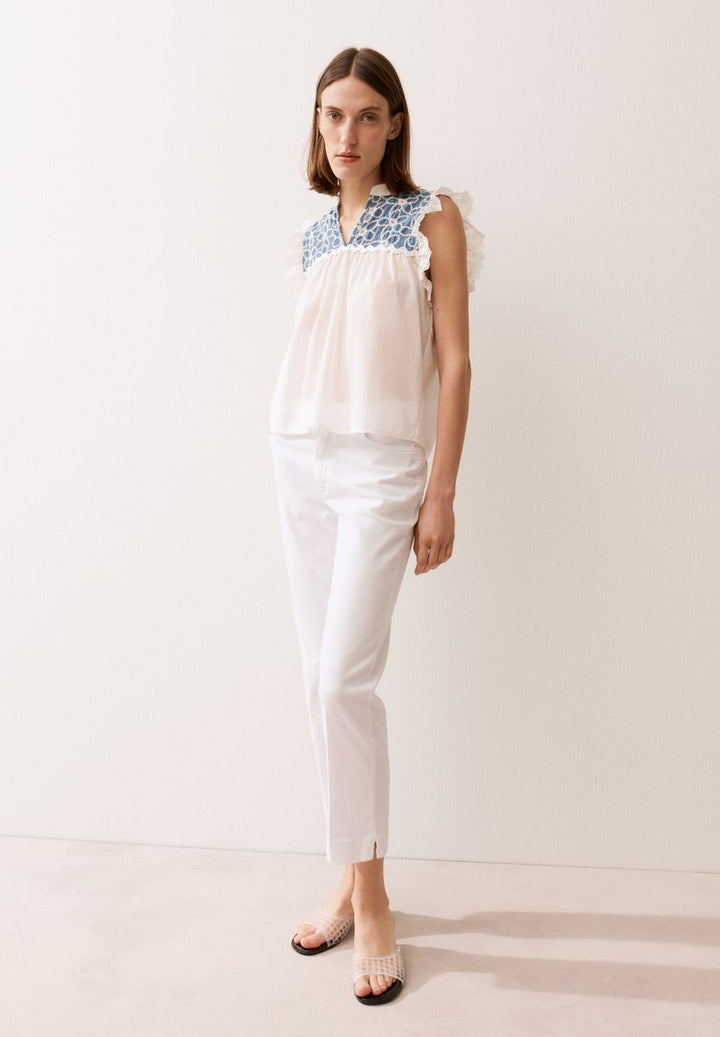Bluse mit Stickereien