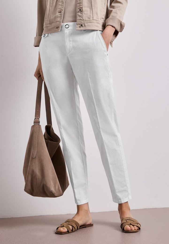 Chino im Casual Fit in softer Qualität