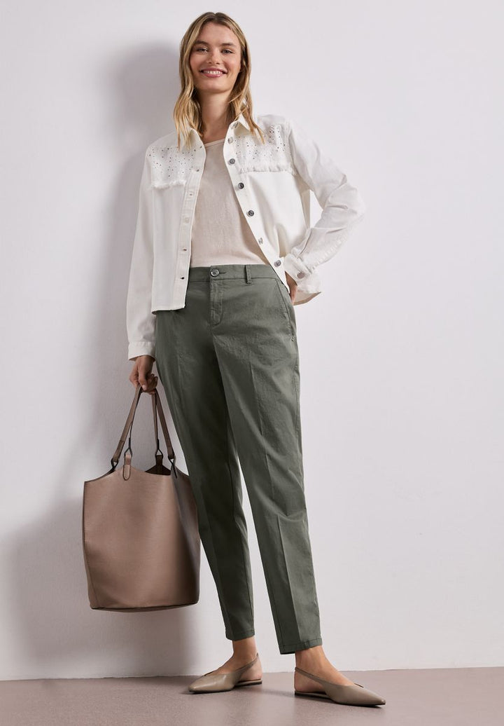 Chino im Casual Fit in softer Qualität