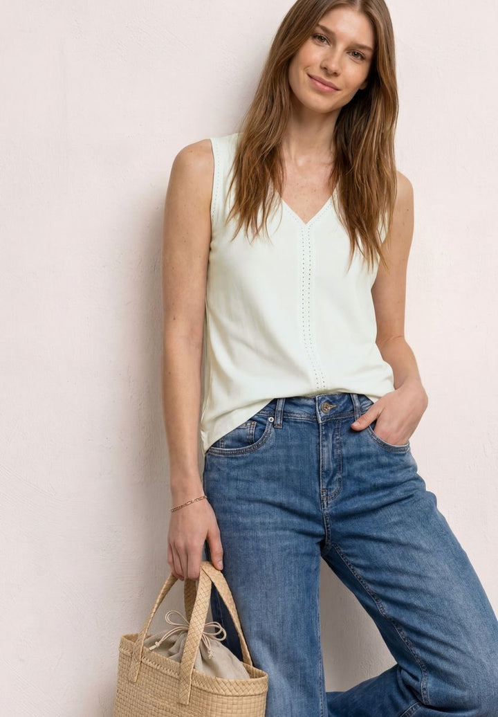 Top mit V-Neck und Crochet-Tape