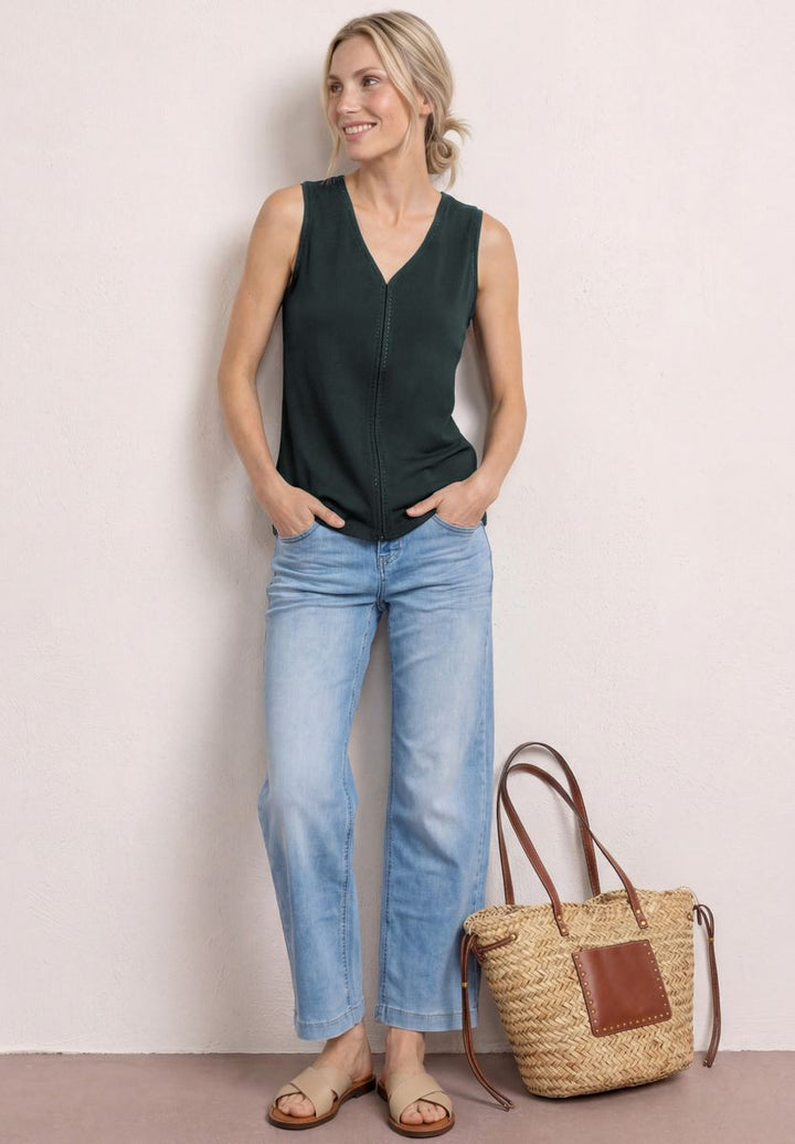 Top mit V-Neck und Crochet-Tape