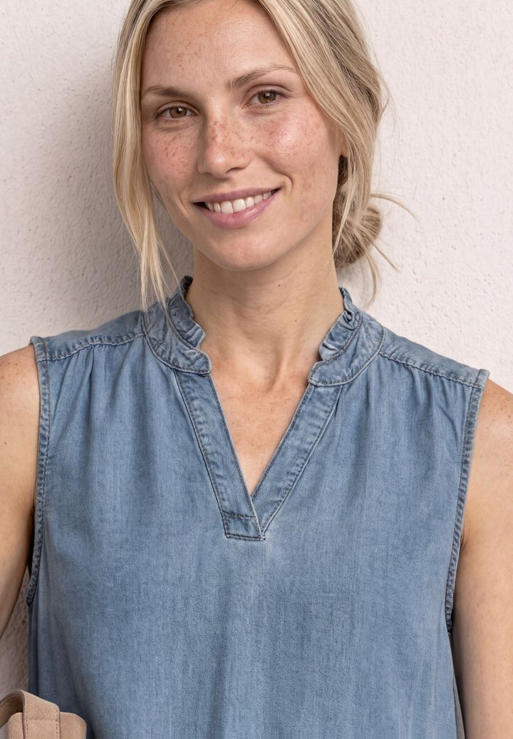 Blusentop mit Rüschen im Denim-Look