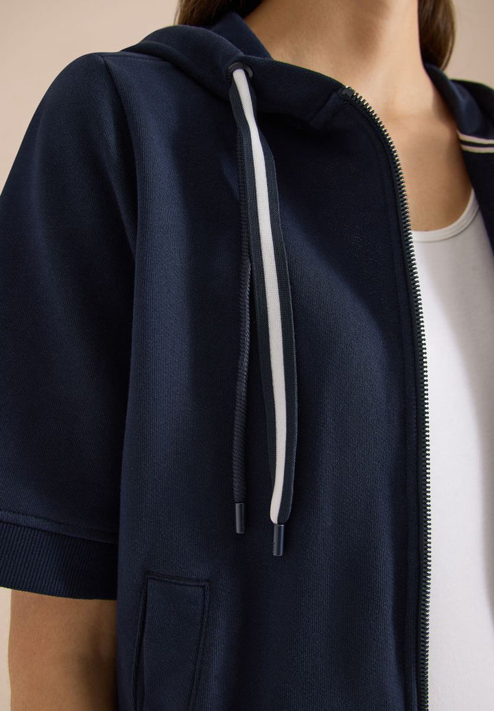 Kurzarm Sweatjacke mit Kapuze