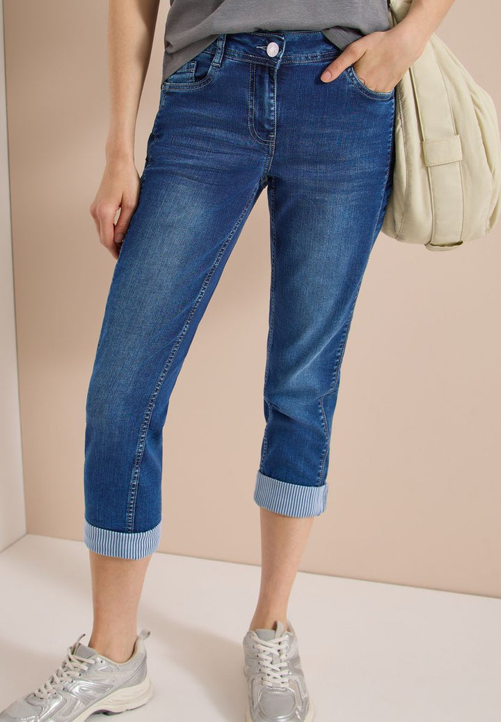 Mid Waist Straight Leg Jeans im Casual Fit