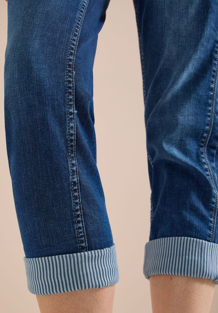 Mid Waist Straight Leg Jeans im Casual Fit
