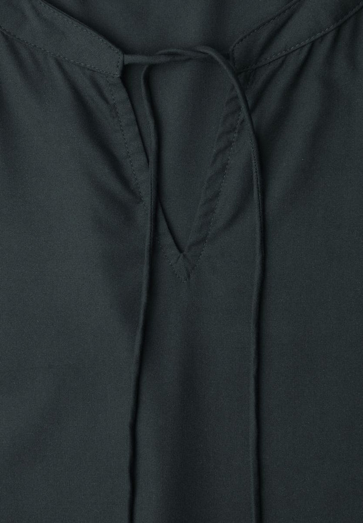 Blusenshirt mit Split Neck und Smokdetail