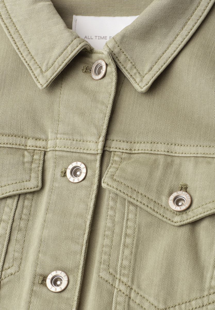Jeansjacke im Colored-Denim-Look