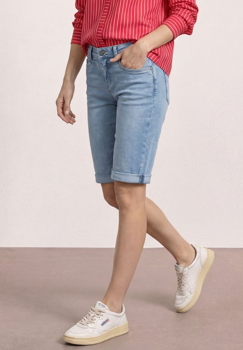 Slim Leg Bermuda mit Turn-Up-Detail