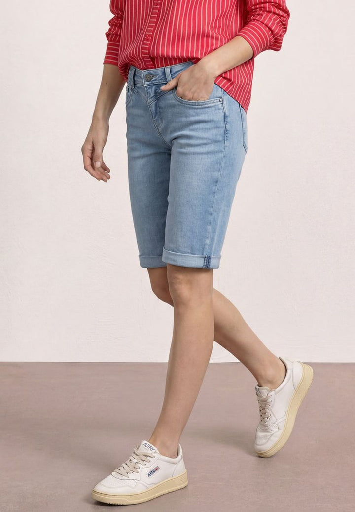 Slim Leg Bermuda mit Turn-Up-Detail