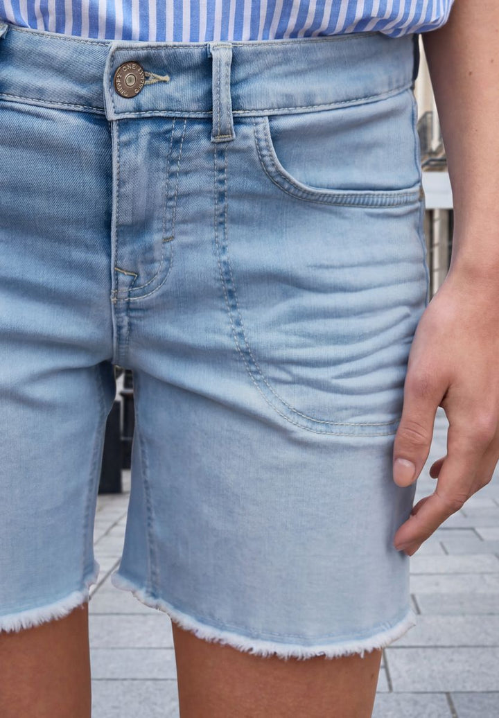 Straight Leg Jeansshorts im Casual Fit