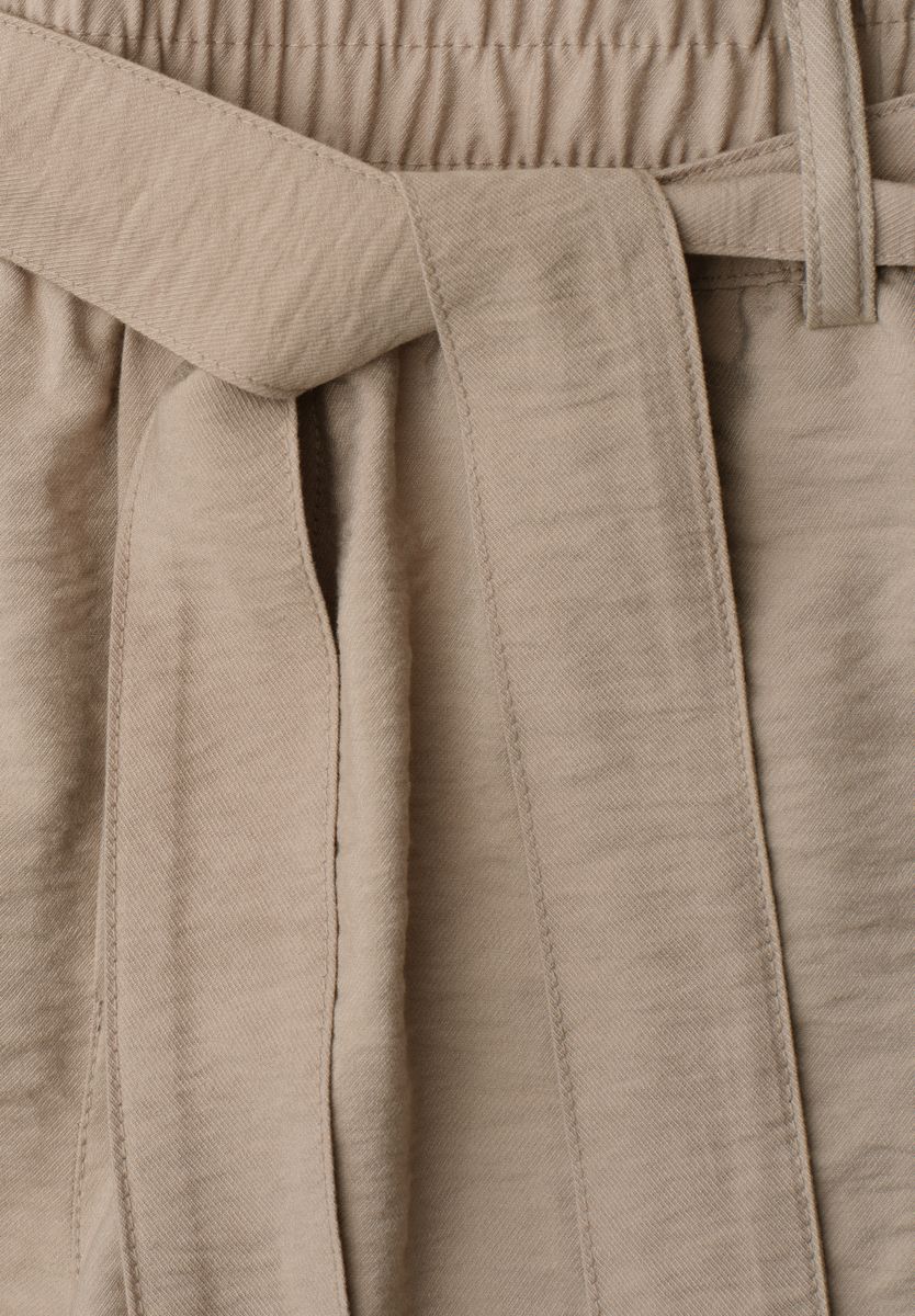 High Waist Shorts mit Gürtel