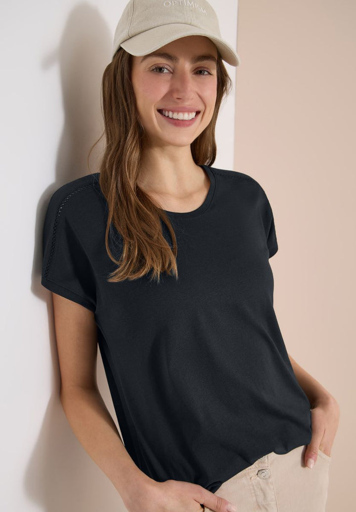 T-Shirt mit V-Neck und Spitzendetail