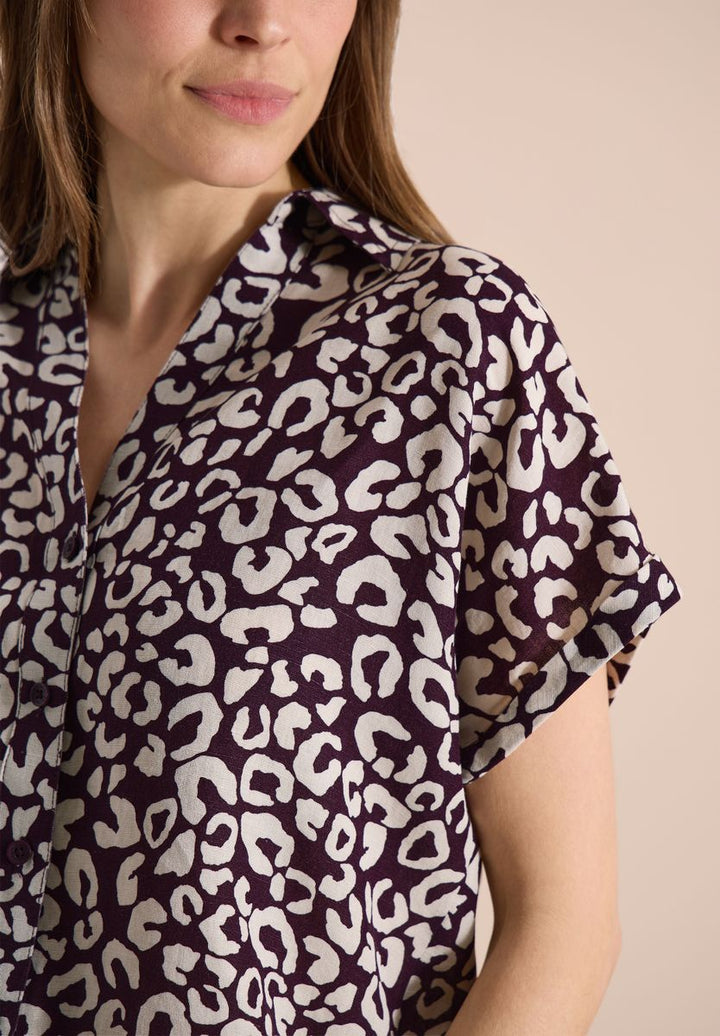 Hemdbluse mit Leo-Print aus Leinenmix