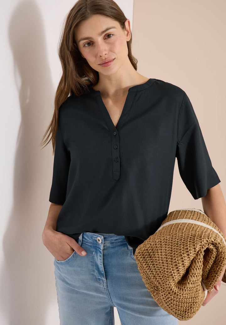 Kurzarm Bluse mit Split Neck