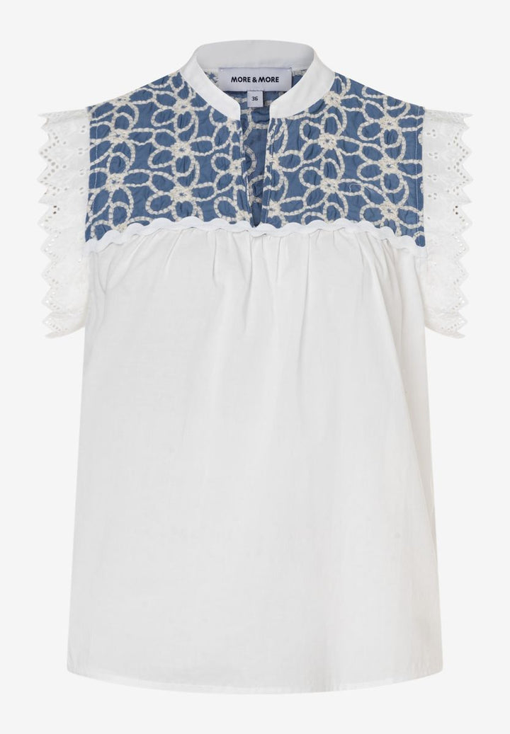 Bluse mit Stickereien