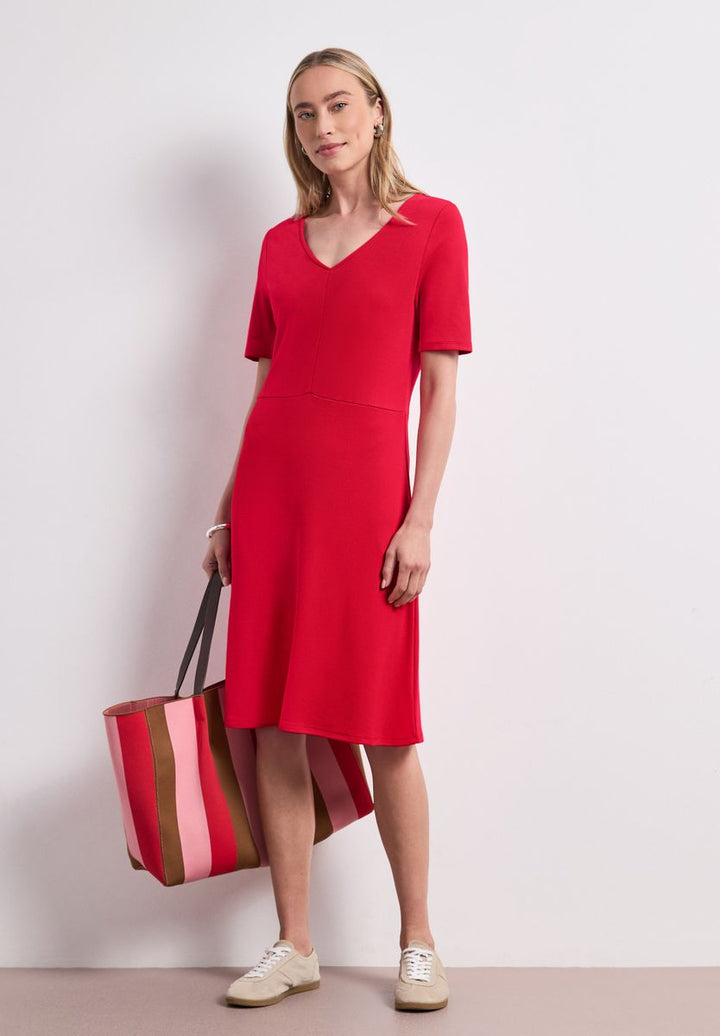 Knielanges Kleid aus Jersey mit Kurzarm