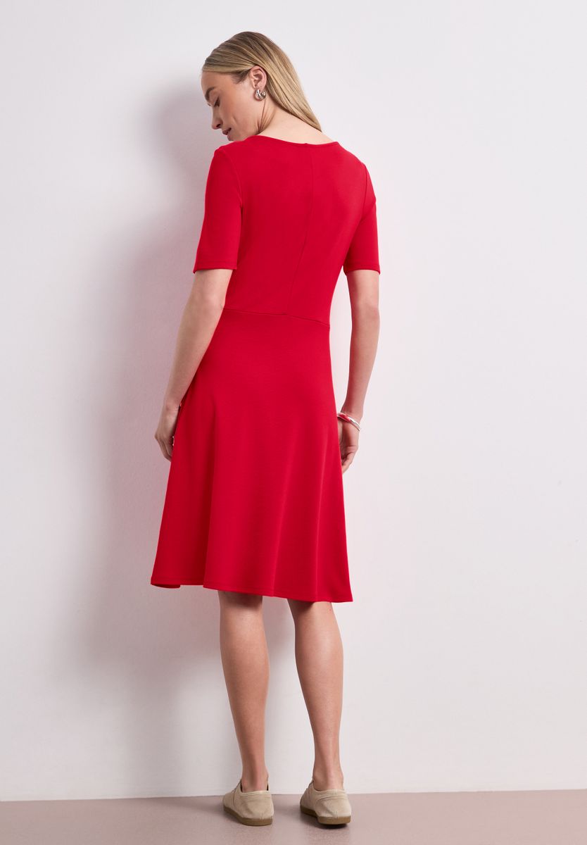 Knielanges Kleid aus Jersey mit Kurzarm