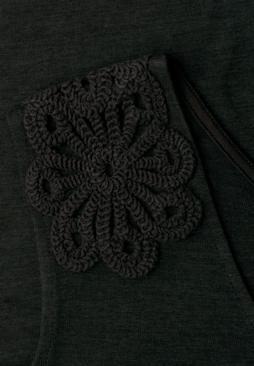 Top mit V-Neck und Spitzendetail