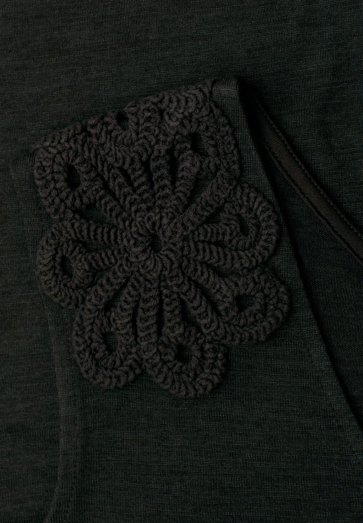 Top mit V-Neck und Spitzendetail