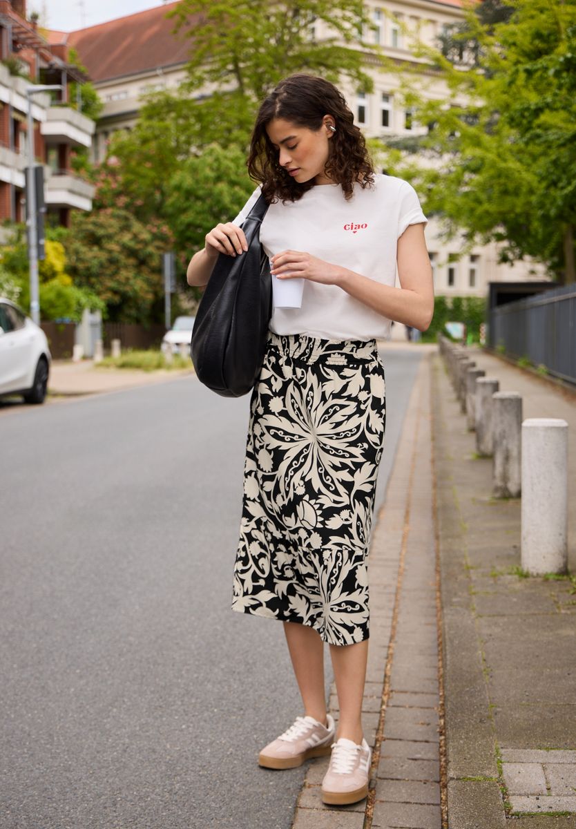 Midi-Rock mit Volants und Print