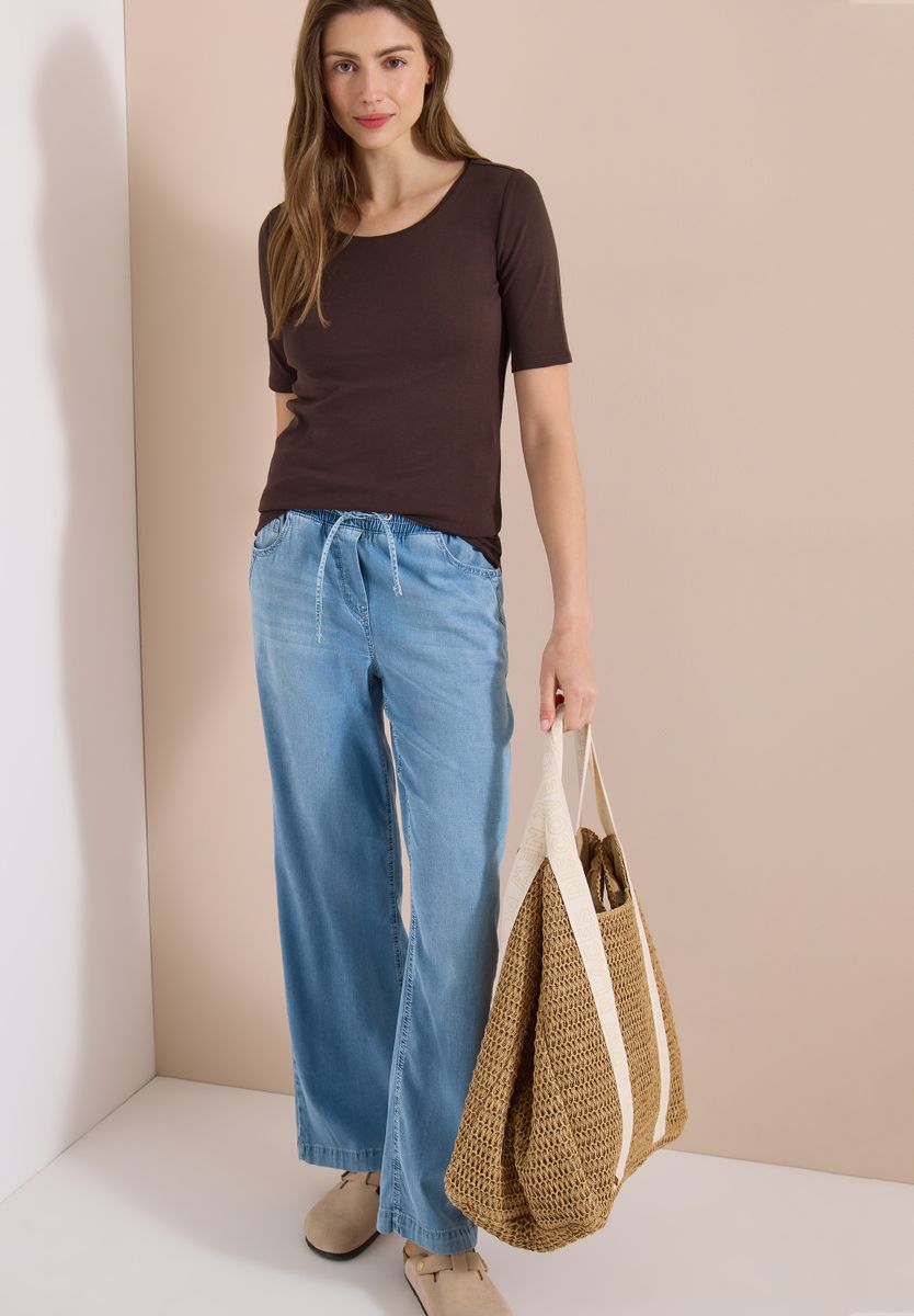 Basic T-Shirt mit Rundhals in Unifarbe
