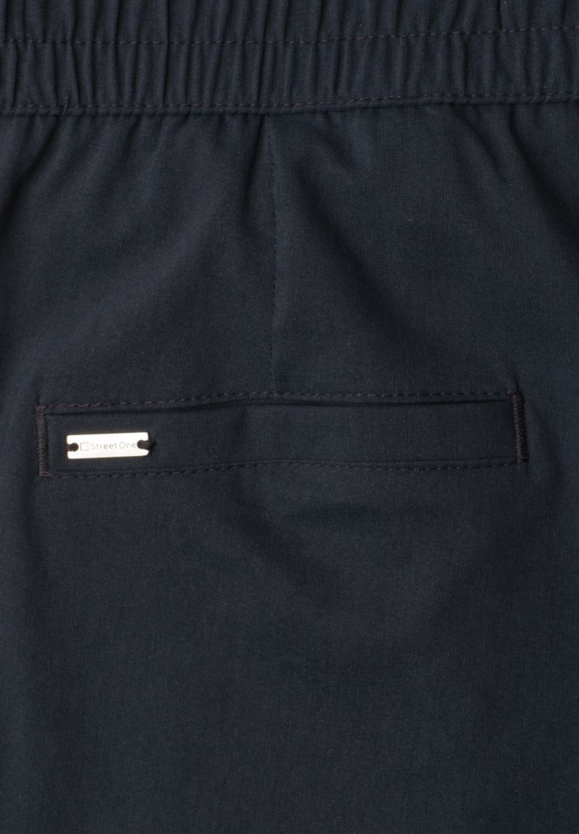 Slim Leg Chino mit Elastikbund