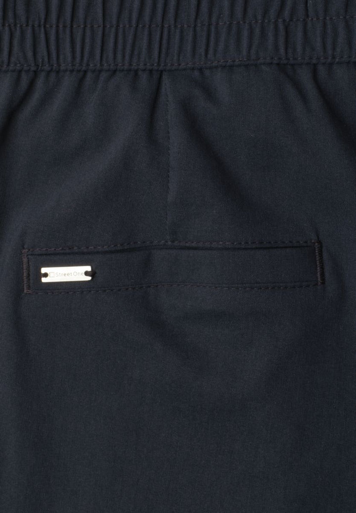 Slim Leg Chino mit Elastikbund