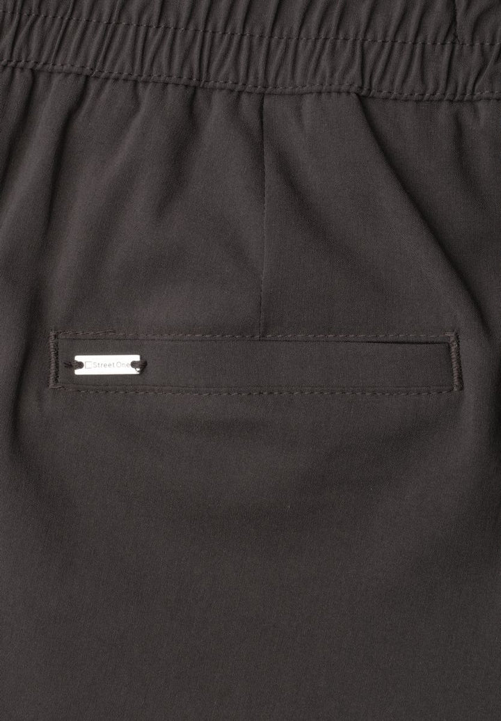 Slim Leg Chino mit Elastikbund