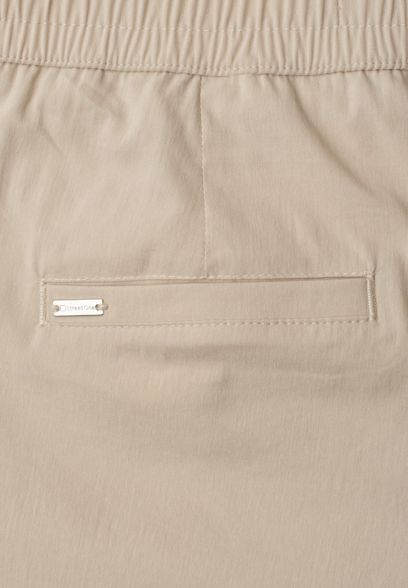 Slim Leg Chino mit Elastikbund