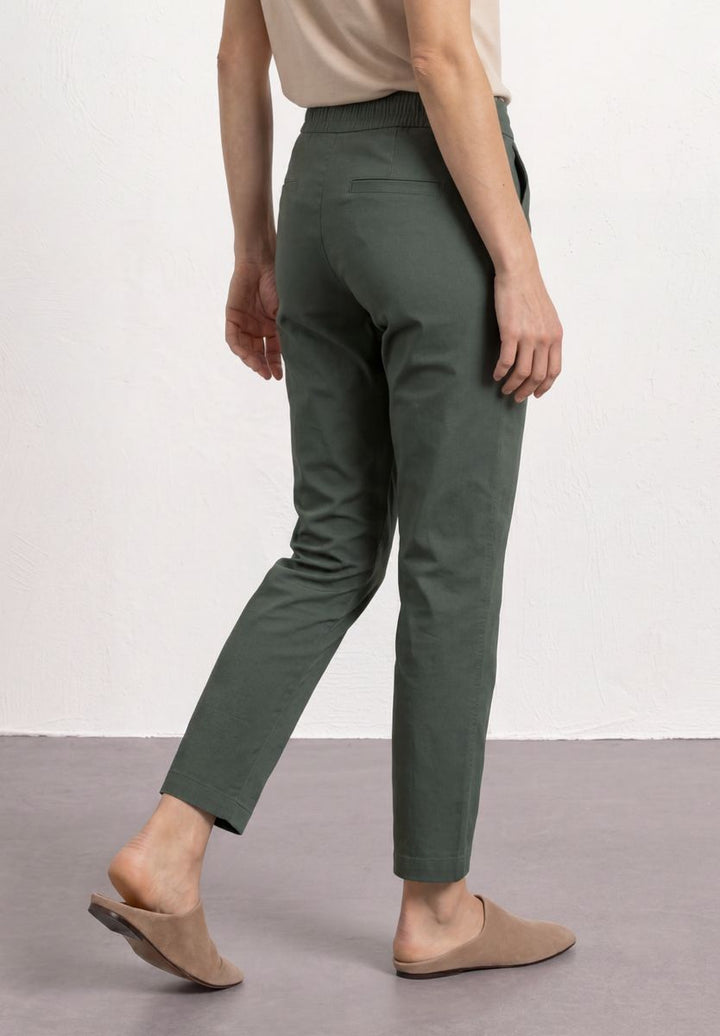 Slim Leg Chino mit Elastikbund