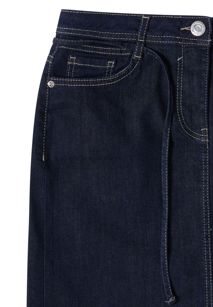 Knielanger Denimrock mit Gürteldetail