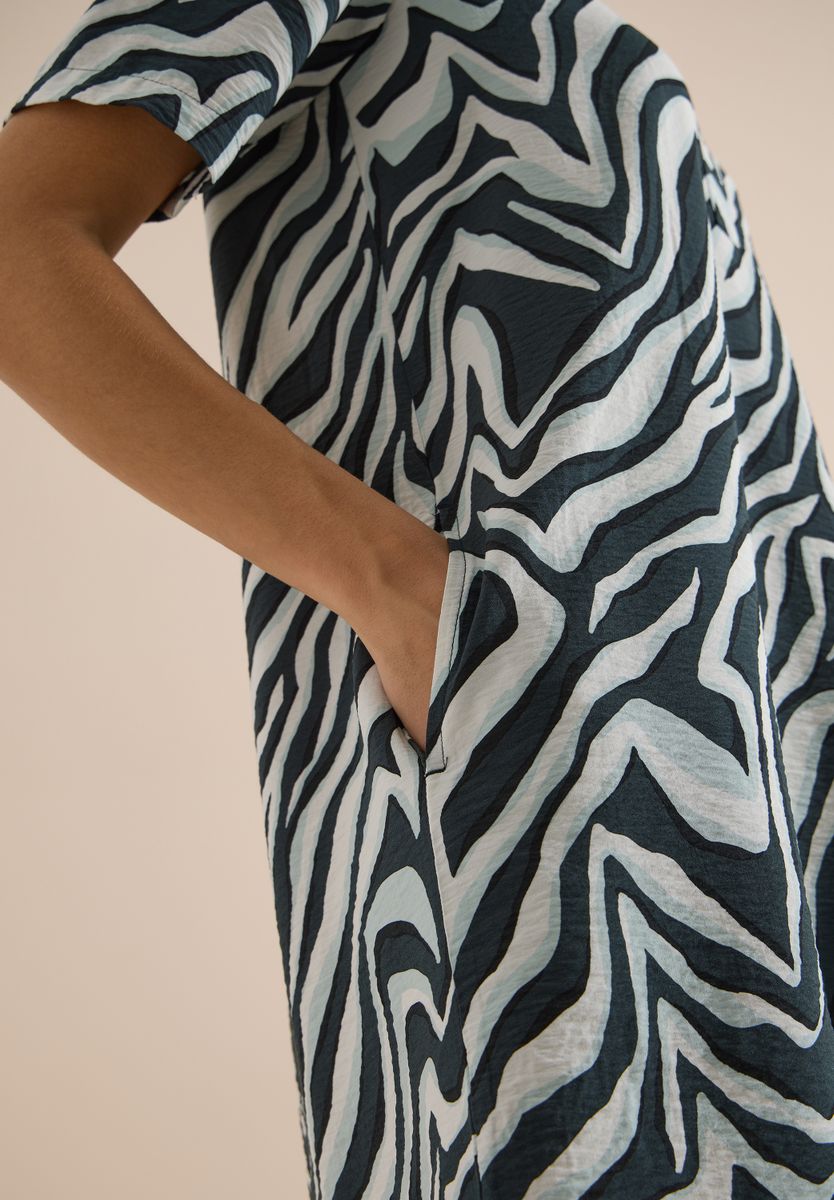 Knielanges Kleid mit Zebraprint