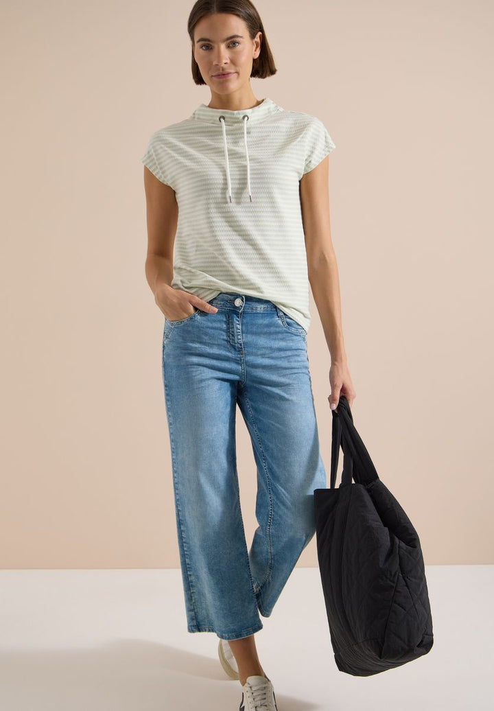 T-Shirt mit Funnel Neck und Streifen