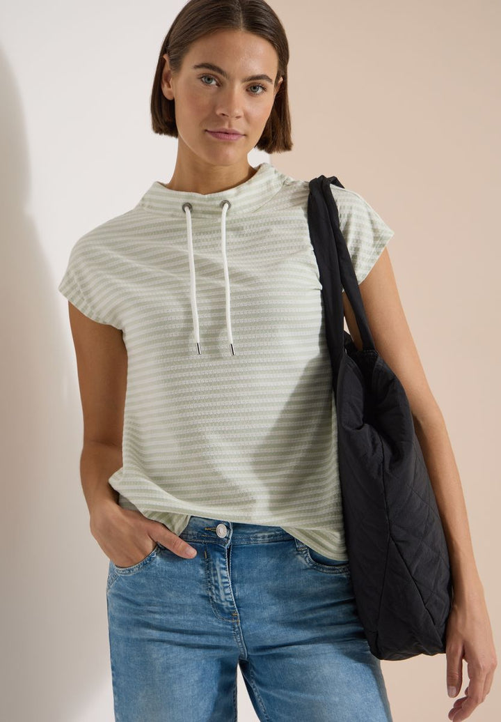 T-Shirt mit Funnel Neck und Streifen