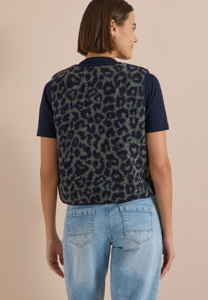 Teddy-Weste mit Softshelldetails und Leo-Muster