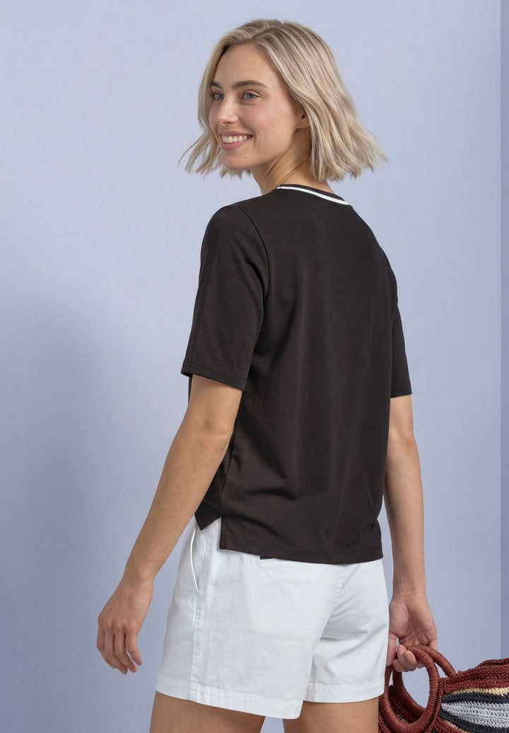 T-Shirt mit Rundhals und Kontrastdetail