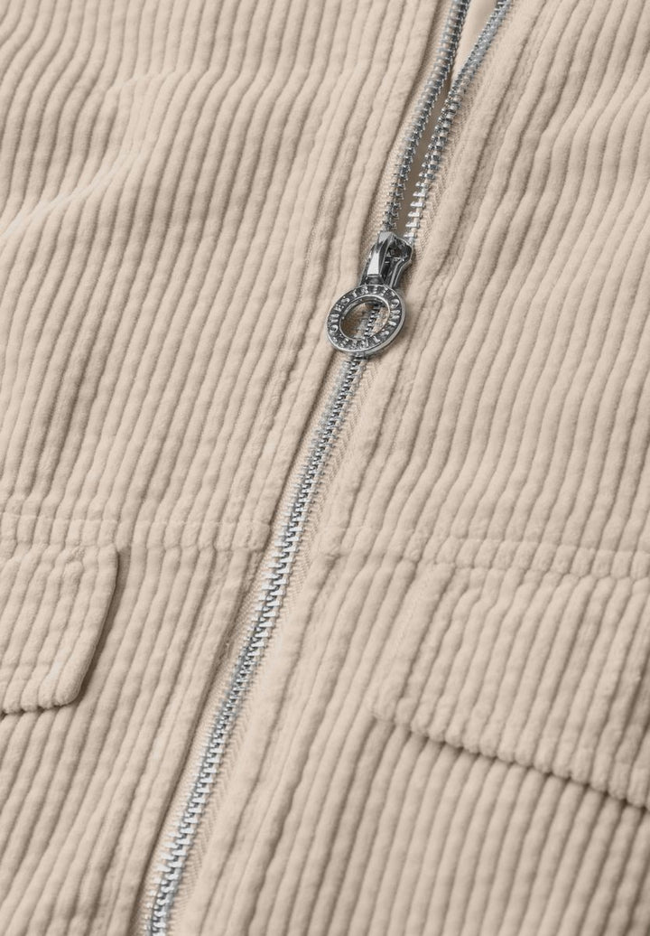 Cordjacke mit Hemdkragen und Zipper