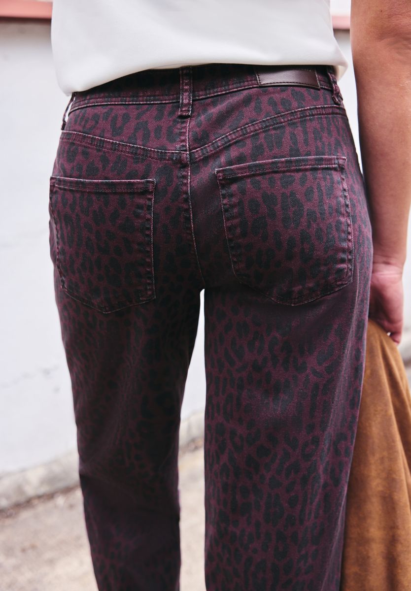 High Waist Barrel Leg Jeans mit Leo-Print