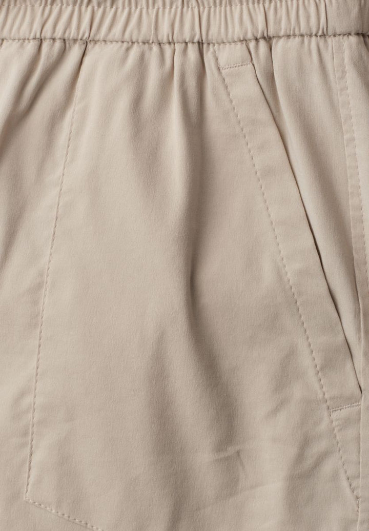 Straight Leg Hose mit Turn-Up-Detail