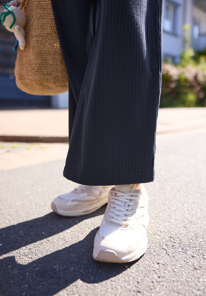 Wide Leg Hose in Rippstruktur