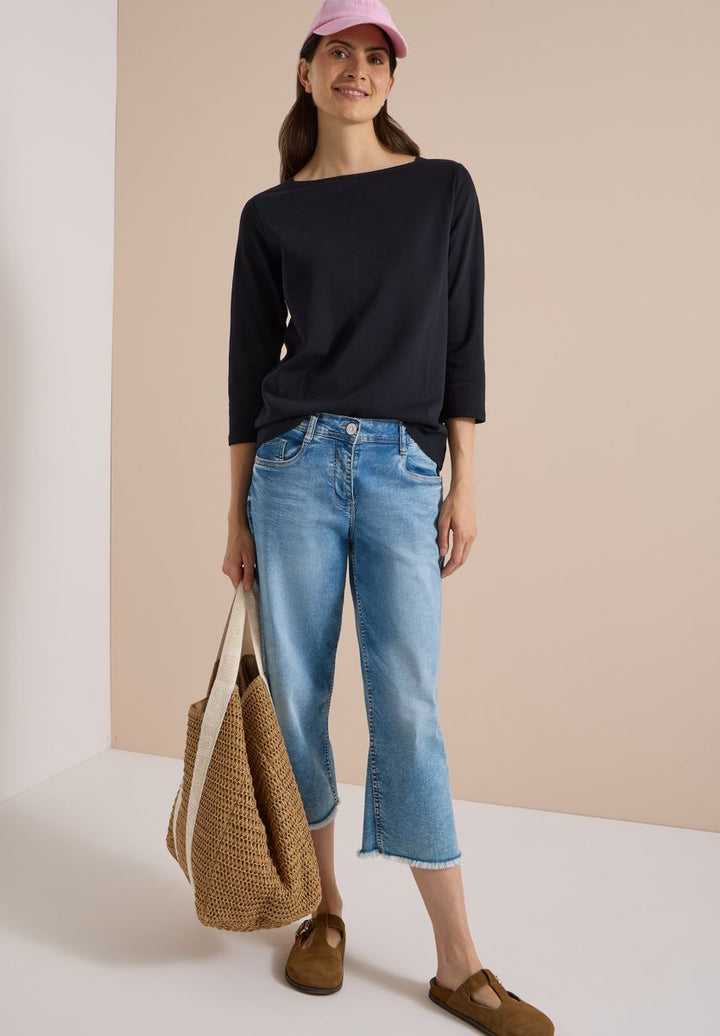 Basic Shirt mit U-Boot-Ausschnitt